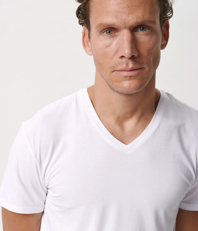 2 stk hvide slim fit v-hals bambus T-shirts