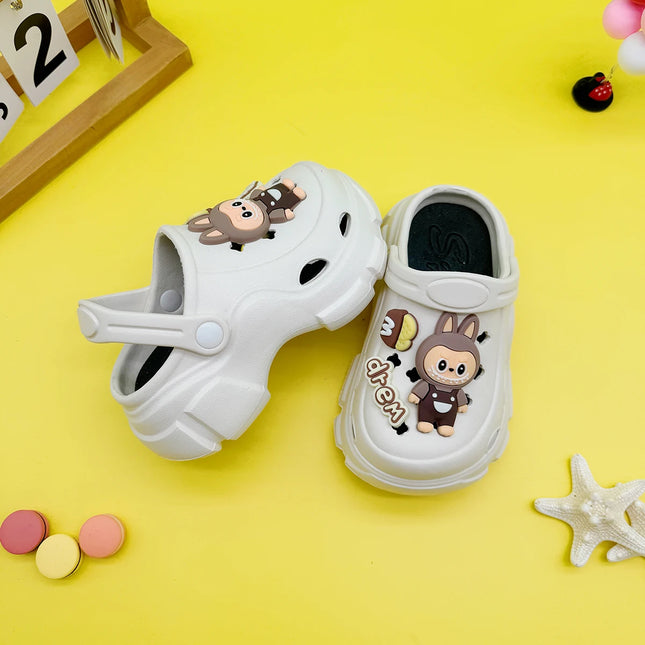 New Cartoon Letters Fashionable and Versatile Clogs Soft-Soled Non-Slip Toe-Cap Sandals for Boys and Girls Family Slippers 606